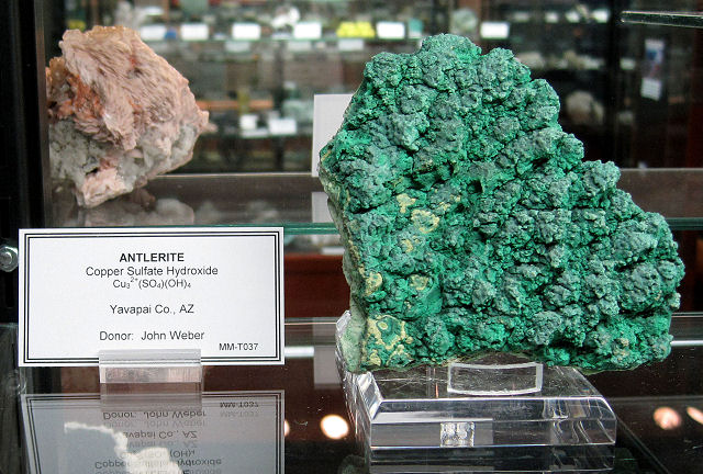 antlerite-green-lumpy