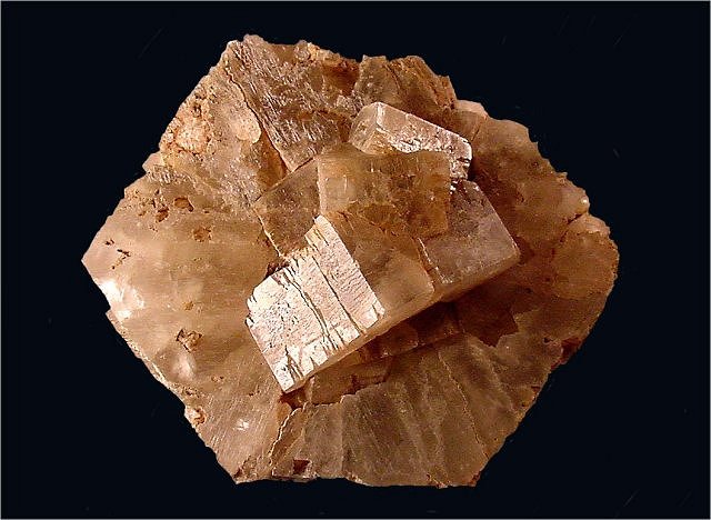 aragonite-cluster of light brown crystals