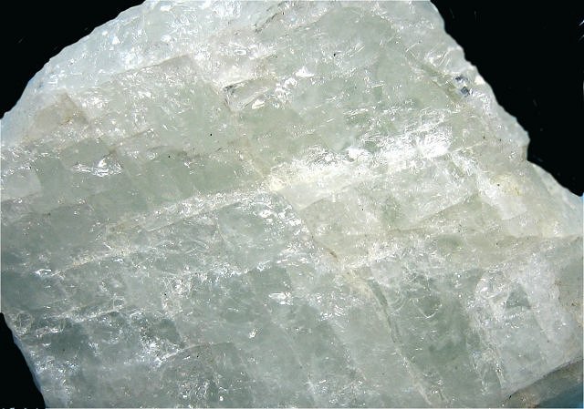 beryl-pale green-massive