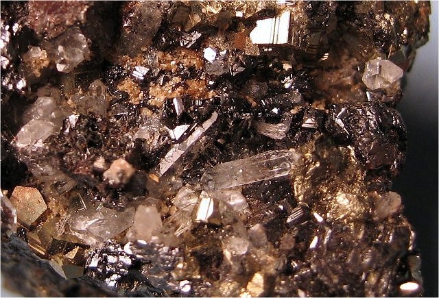 boulangerite-brown crystals with quartz