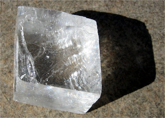 calcite-Icelandspar-colorless cleavage fragment