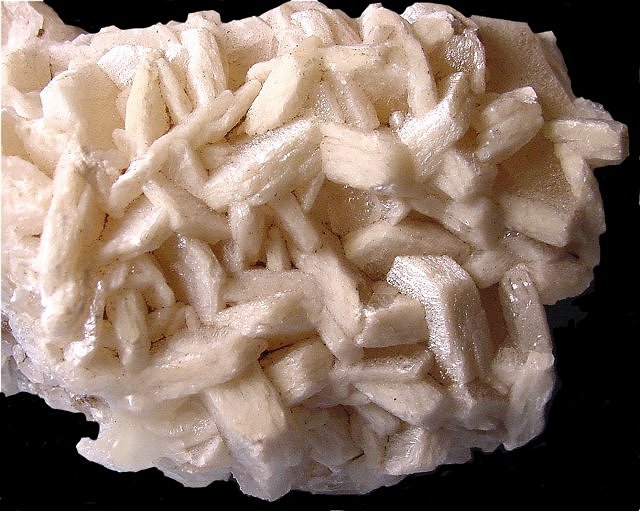 calcite-cluster of white crystals