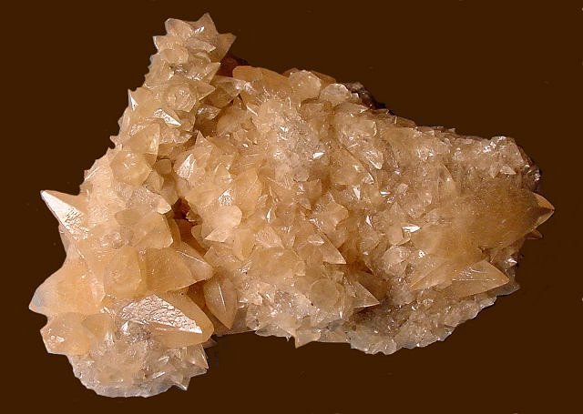 calcite-dogtoothspar crystals brownish yellow-Pugh Quarry Michigan