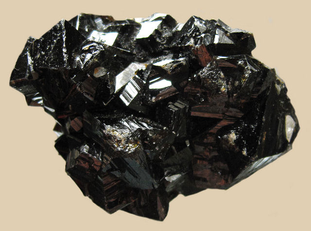 cassiterite-black crystalline mass