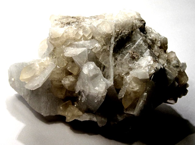 celestite-white crystal with calcite