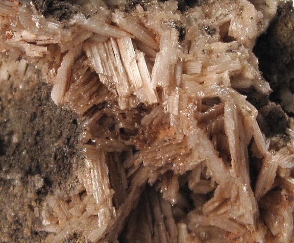 cerussite-cluster of elongated crystals