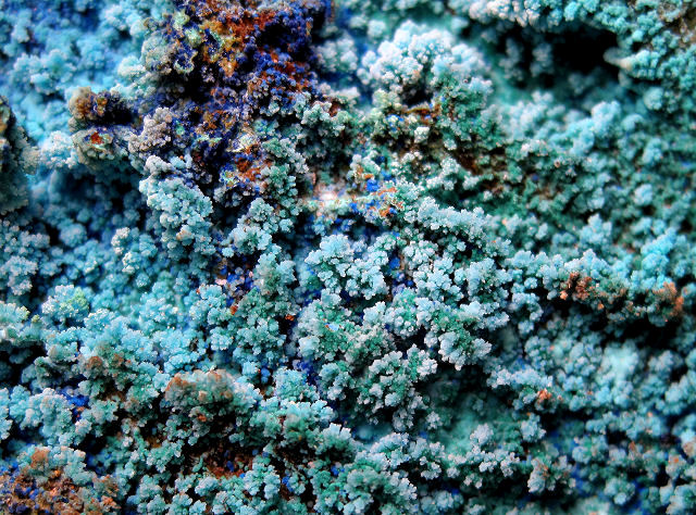chalcanthite-finely crystalized coating