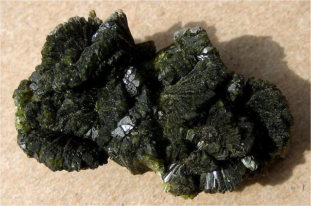 epidote-dark green crystals-Morocco
