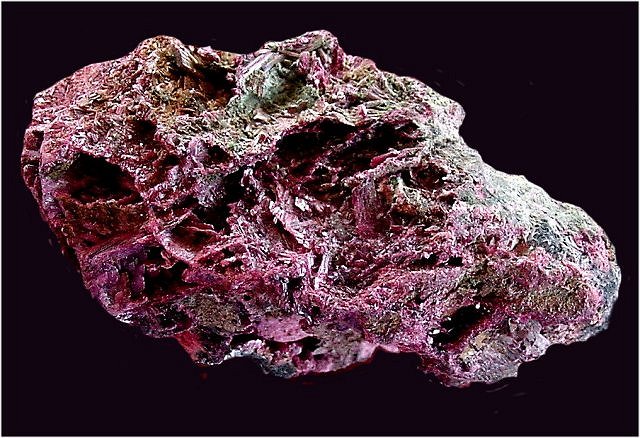 erythrite-pinkish purple-massive