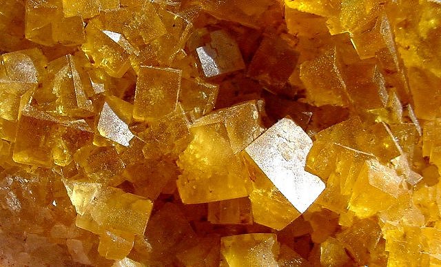 fluorite-cubic crystals-yellow-