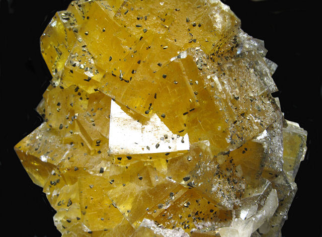 fluorite-cubic crystals-yellow