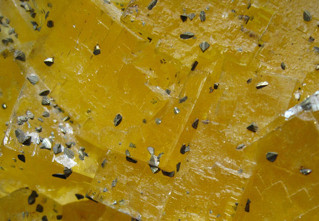 fluorite-cubic crystals-yellow