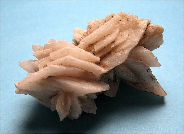 glauberite-white crystal color