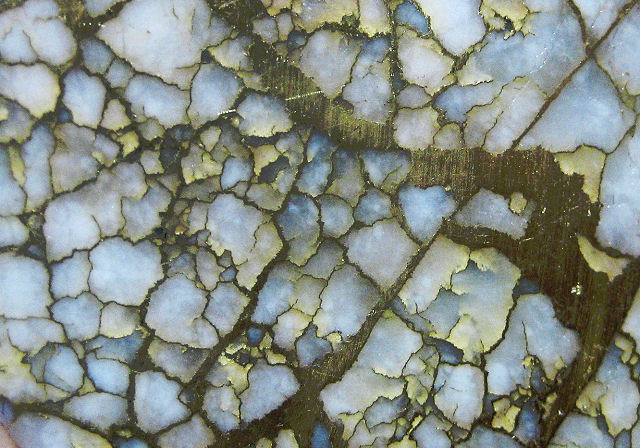 gold-in white quartz-manmade