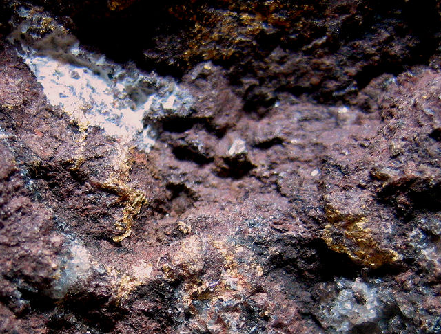 gold-specks in matrix