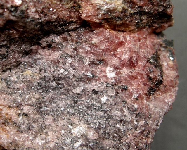 hexagonite-pink-massive