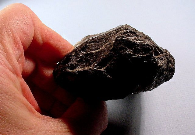 hornblende-black-massive