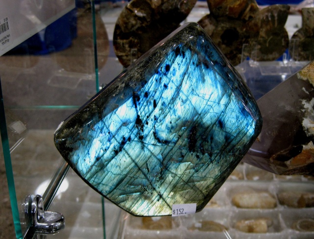 labradorite polished surface schiller