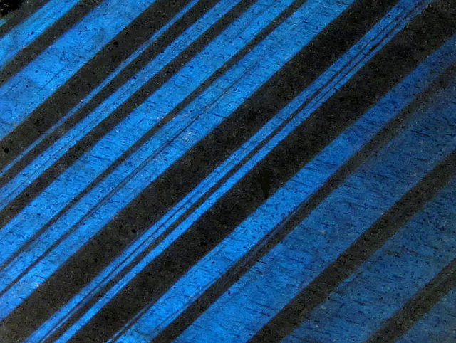 labradorite schiller and plagioclase twinning close view