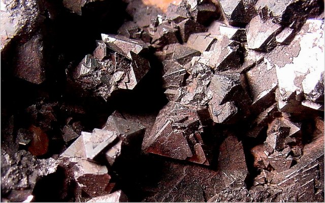 magnetite-black octahedron crystals-074b