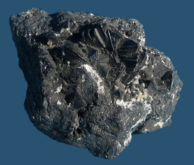 magnetite-black octahedron crystals-5191