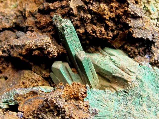 malachite-green-pseudomorphs after azurite crystals-Bisbee-176
