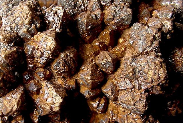 marcasite-cluster of brown crystals-close view-023c