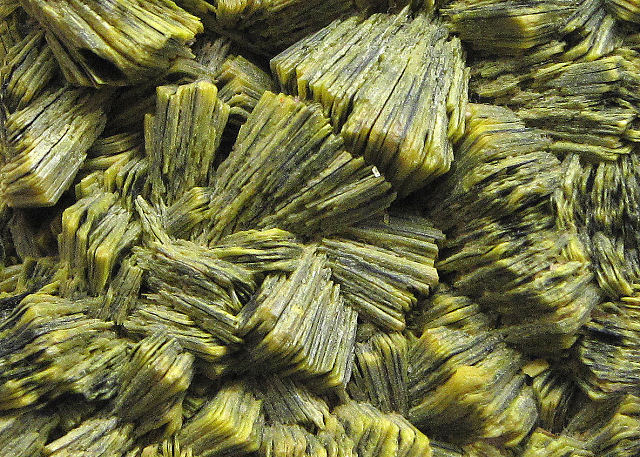 meta-autunite-yellow green stacks of thin crystal plates-2743a
