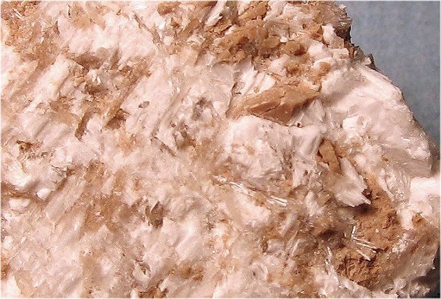 meyerhofferite-light brown acicular crystals-885
