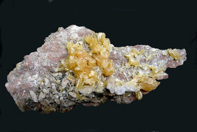 mimetite-light yellow small crystals-2517