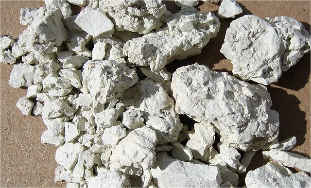 montmorillonite-lumps of white clay-2604