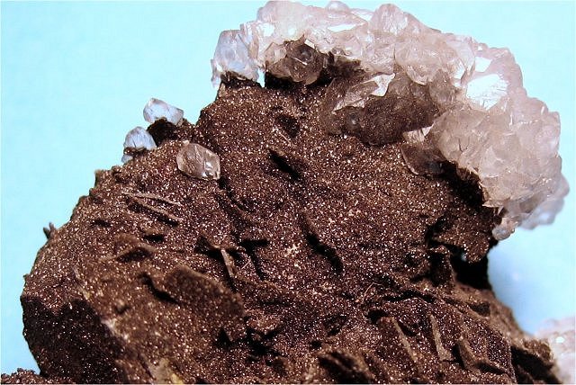 mottramite-dark brown drusy crystals-164b