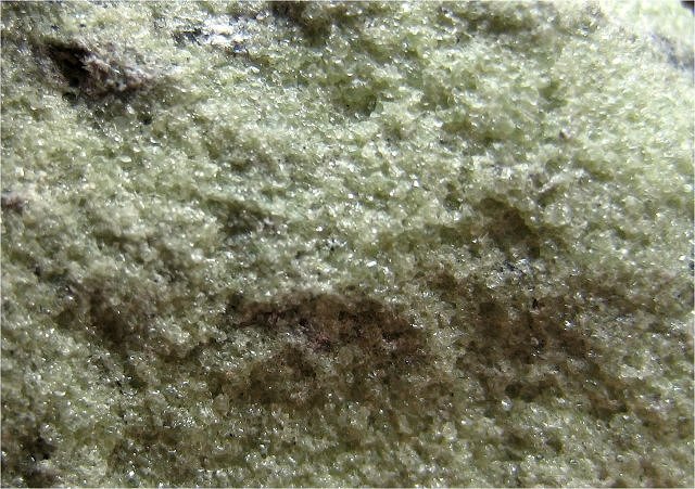 olivine-light green grainy-close view