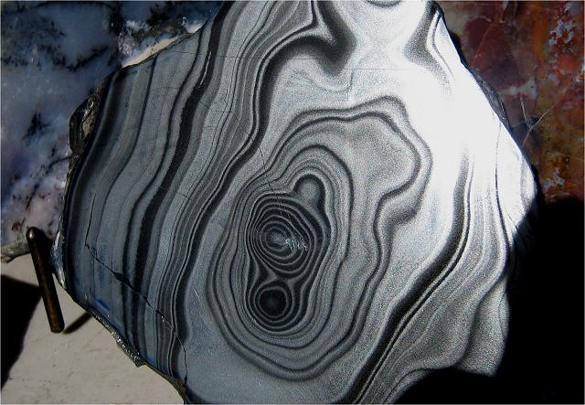 psilomelane-lack layers-polished surface-Mexico