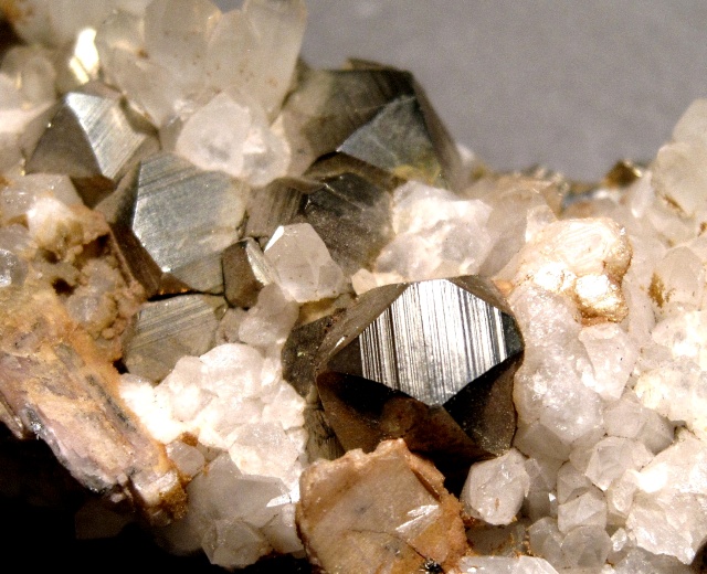 pyrite complex crystal forms with quartz crystals
