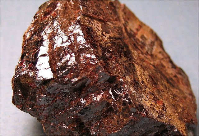 rutile-reddih brown fractured surface
