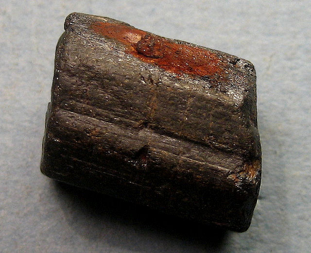 rutile-stubby black crystal