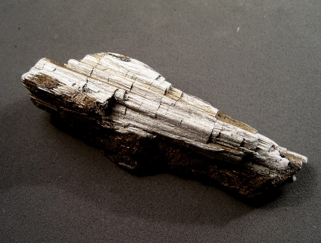 Tremolite - Asbestos - White - Fibrous
