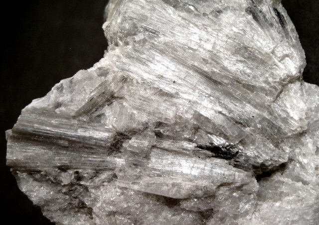 tremolite-white crystalline mass