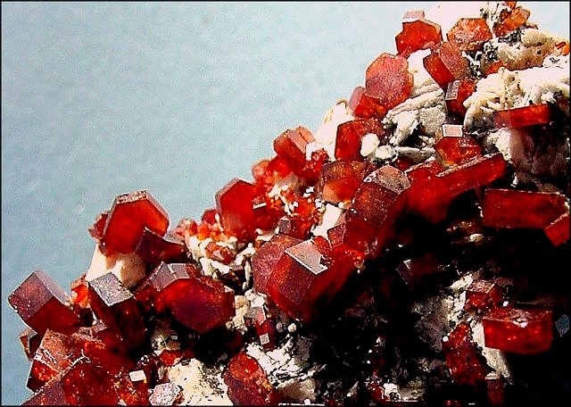 vanadinite red crystals Morocco 2 hewin