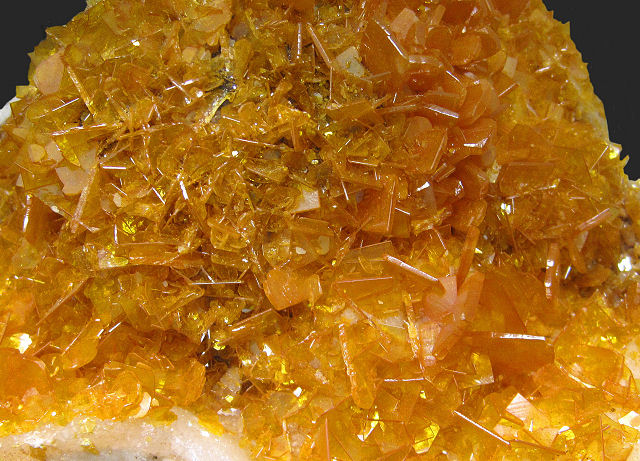 wulfenite bright yellow square crytstals