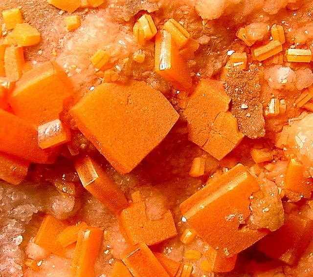 wulfenite orange square crystals