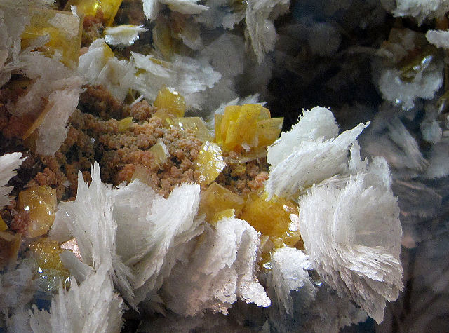 wulfenite small clusters of yellow square crystals